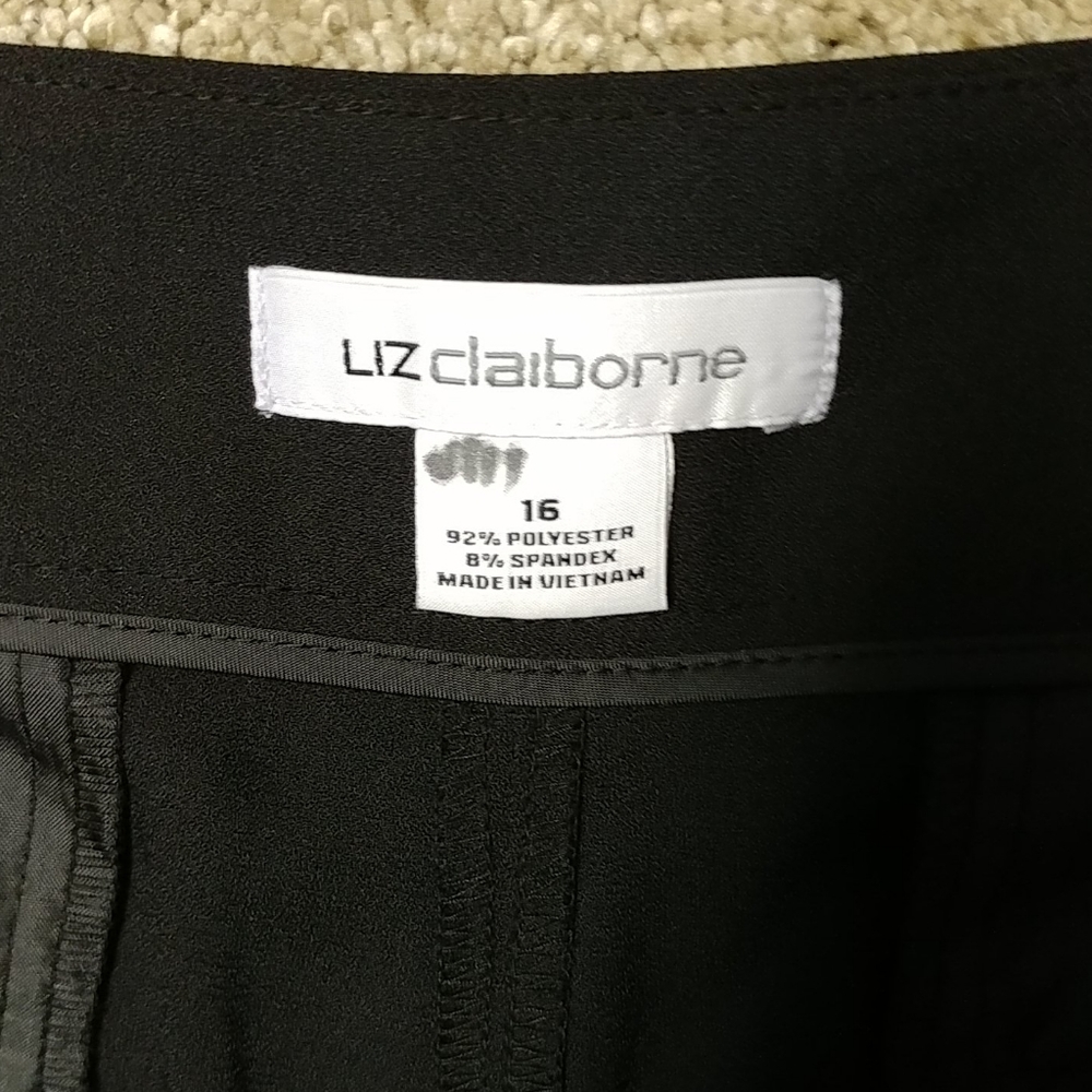 Liz Claiborne shorts - Picture 2 of 5